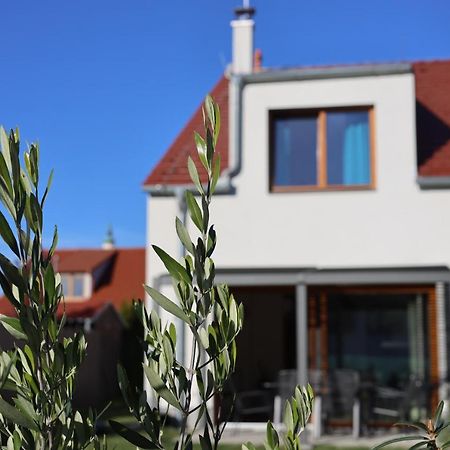 Veritas House Микулов Экстерьер фото