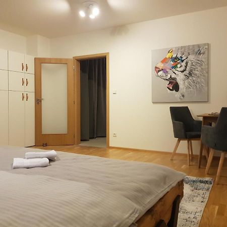 Veritas House Микулов Экстерьер фото