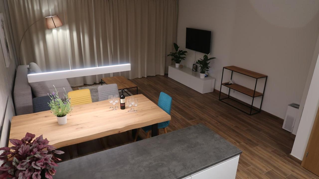 Veritas House Микулов Экстерьер фото