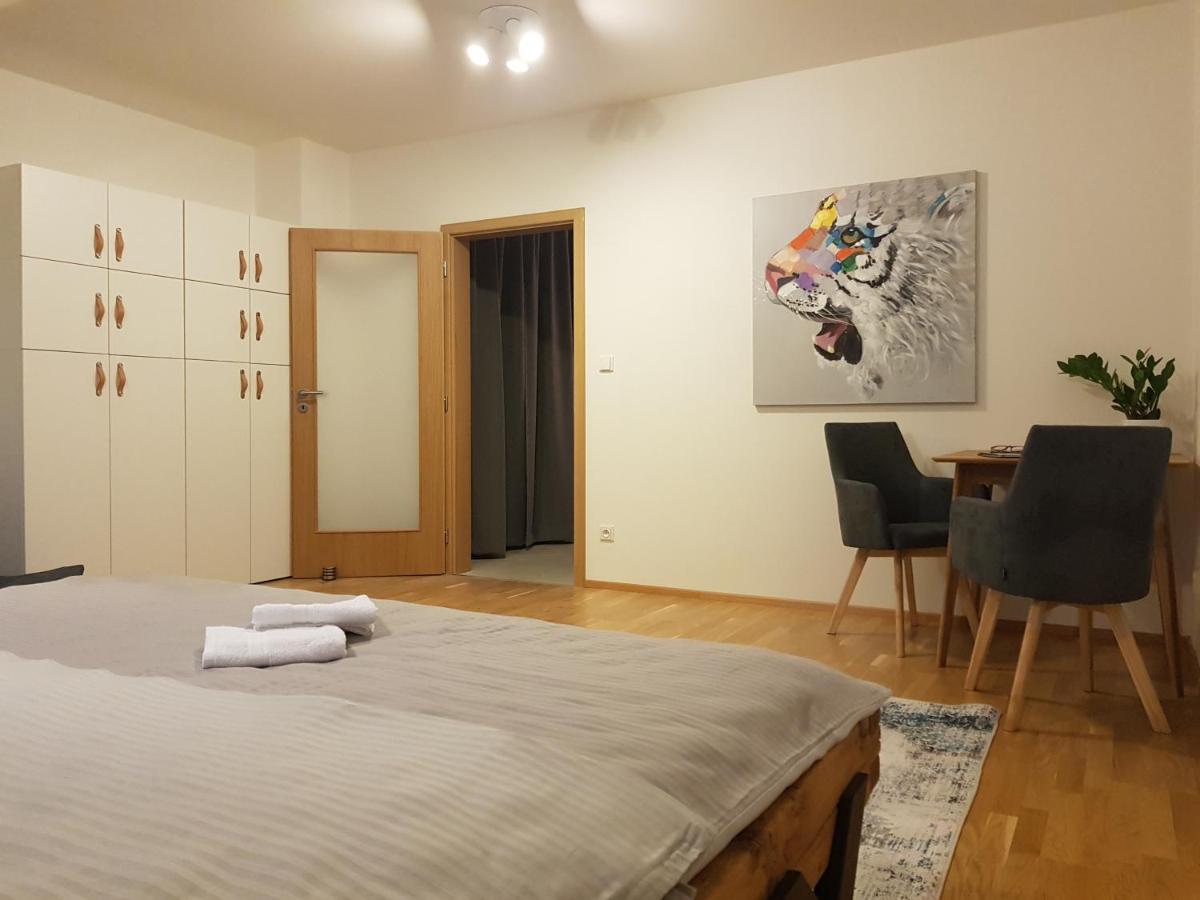 Veritas House Микулов Экстерьер фото