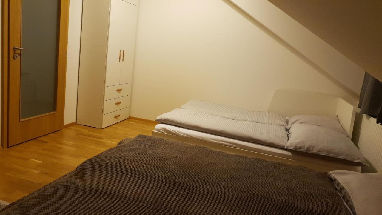 Veritas House Микулов Экстерьер фото